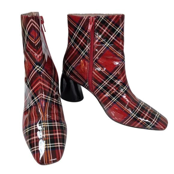 Betsey Johnson Regie Red Tartan Plaid Boots Booties Sz 6.5 Wet Look Chunky Heel - Picture 3 of 10